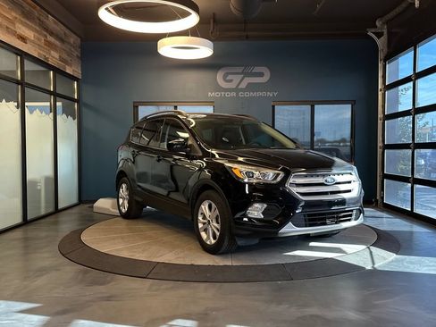 Used 2019 Ford Escape SEL FWD image 1