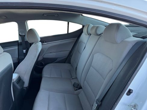 Used 2017 Hyundai Elantra SE FWD image 11