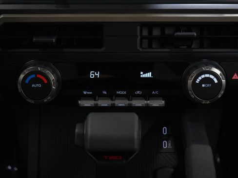 Used 2026 Toyota Tacoma TRD Off-Road AWD/4WD image 19