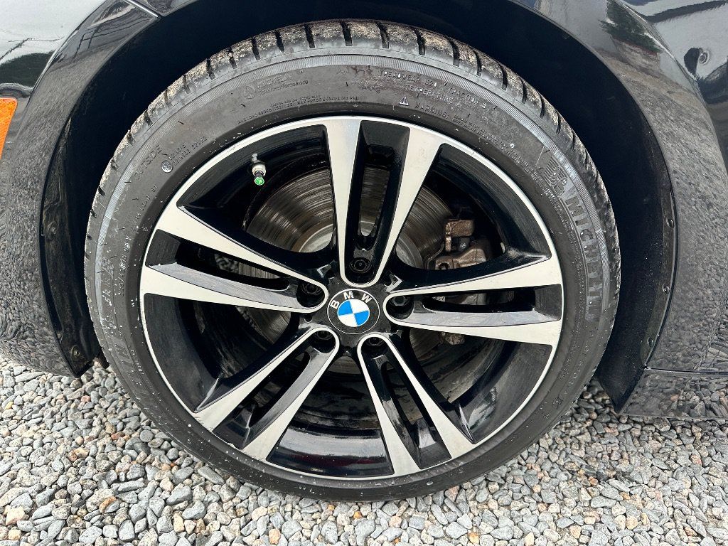 Used 2018 BMW 330e w/ Premium Package RWD image 14