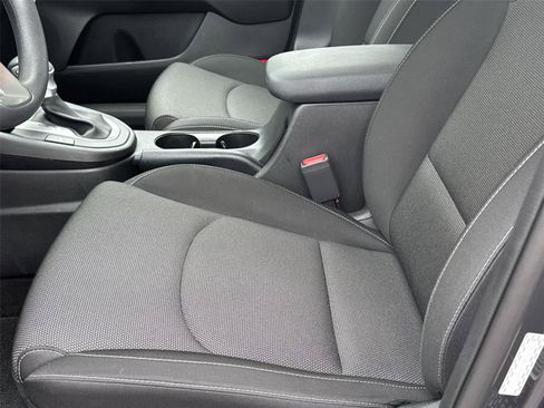 Used 2023 Kia Forte LXS w/ LXS Technology Package FWD image 12