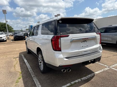Used 2022 GMC Yukon XL Denali w/ Denali Premium Package RWD image 7