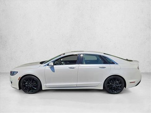 Used 2020 Lincoln MKZ Reserve w/ Luxury Package FWD image 9