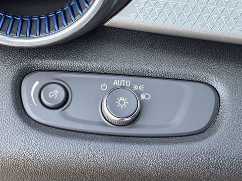 New 2026 Chevrolet Trax LT w/ Sunroof Package FWD image 15