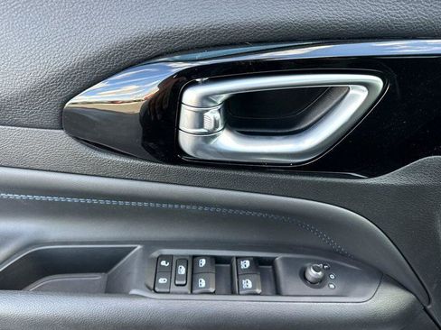 New 2026 Jeep Compass Latitude w/ Sun and Sound Group image 11