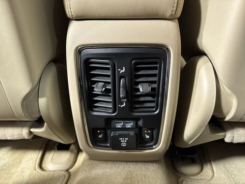 Used 2018 Jeep Grand Cherokee Overland AWD/4WD image 24