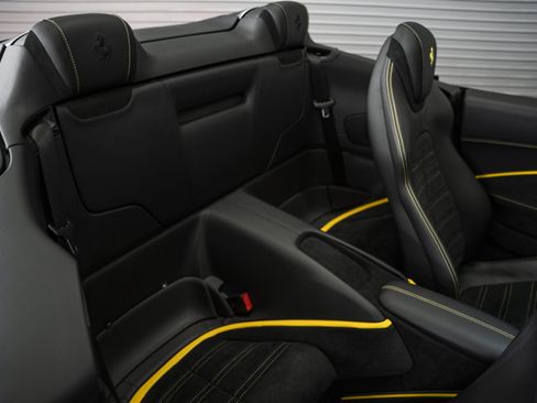 Used 2025 Ferrari Roma Spider RWD image 40