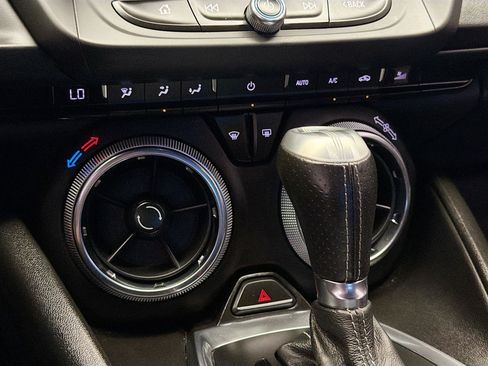 Used 2018 Chevrolet Camaro SS RWD image 10