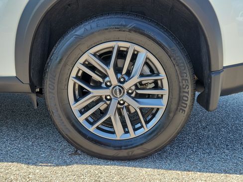 Certified 2024 Nissan Rogue S FWD image 10