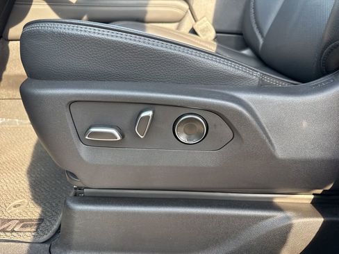 Used 2025 GMC Yukon Denali image 11