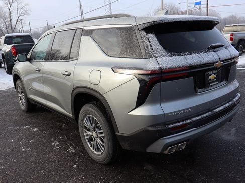 New 2026 Chevrolet Traverse LT image 3