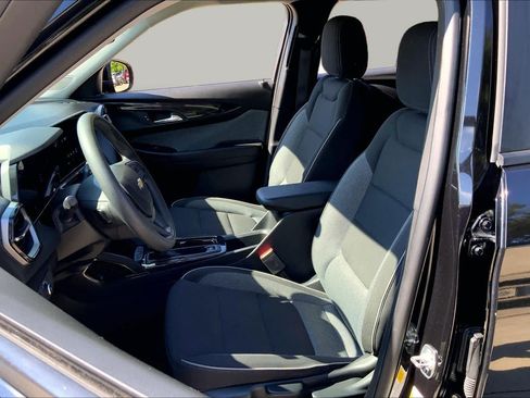 Used 2025 Chevrolet TrailBlazer LT FWD image 8