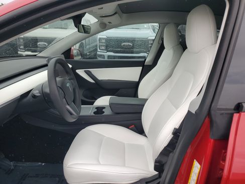 Used 2021 Tesla Model Y Long Range image 13