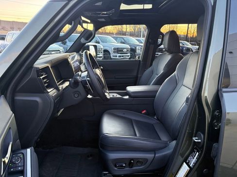 Used 2024 Lexus GX 550 w/ Accessory Package (2T) image 12