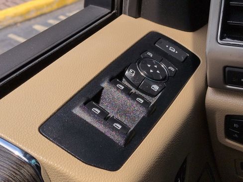 Used 2020 Ford F350 Lariat AWD/4WD image 24