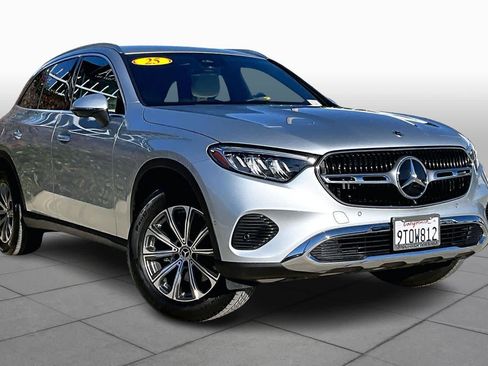 Used 2025 Mercedes-Benz GLC 300 image 2