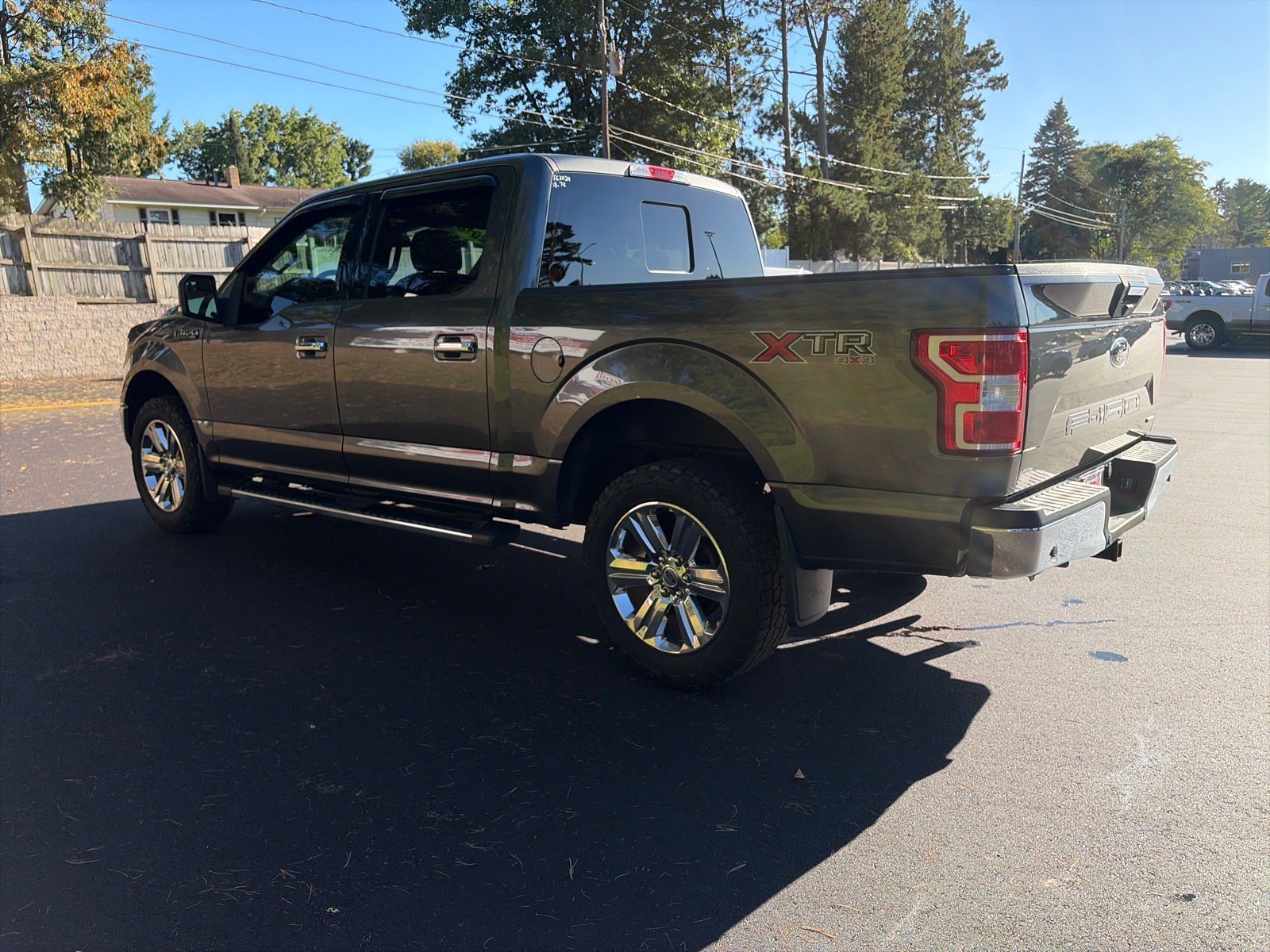 Used 2018 Ford F150 XLT w/ Equipment Group 302A Luxury AWD/4WD image 4