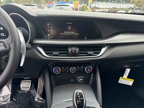 New 2025 Alfa Romeo Stelvio Sprint w/ Convenience Package image 22
