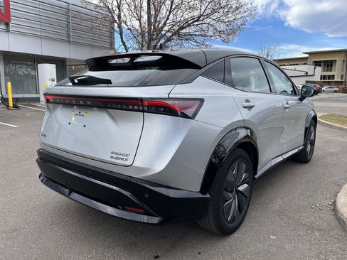 Used 2023 Nissan Ariya AWD image 8