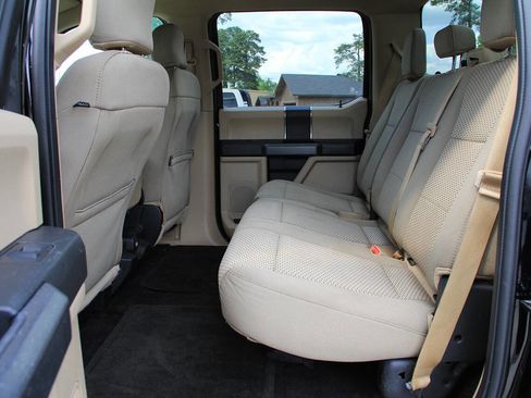 Used 2017 Ford F150 XLT AWD/4WD image 19