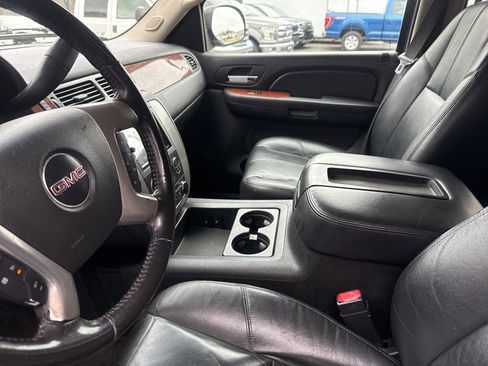 Used 2008 GMC Yukon SLT w/ SLT Preferred Equipment Group image 13
