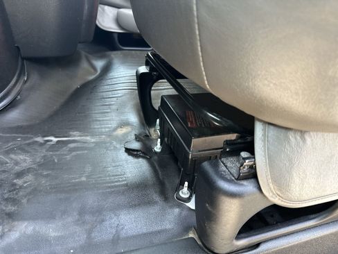 Used 2024 GMC Savana 2500 w/ Driver Convenience Package image 12