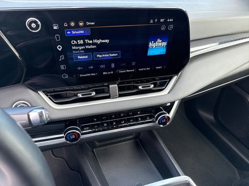 Used 2025 Chevrolet Equinox LT w/ Convenience Package II image 16