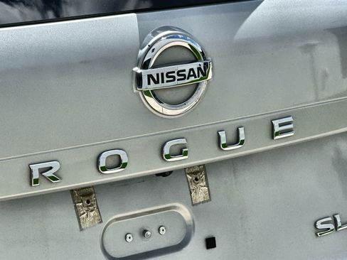 Used 2021 Nissan Rogue SL AWD/4WD image 14