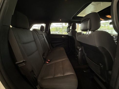 Used 2019 Jeep Grand Cherokee Laredo image 31