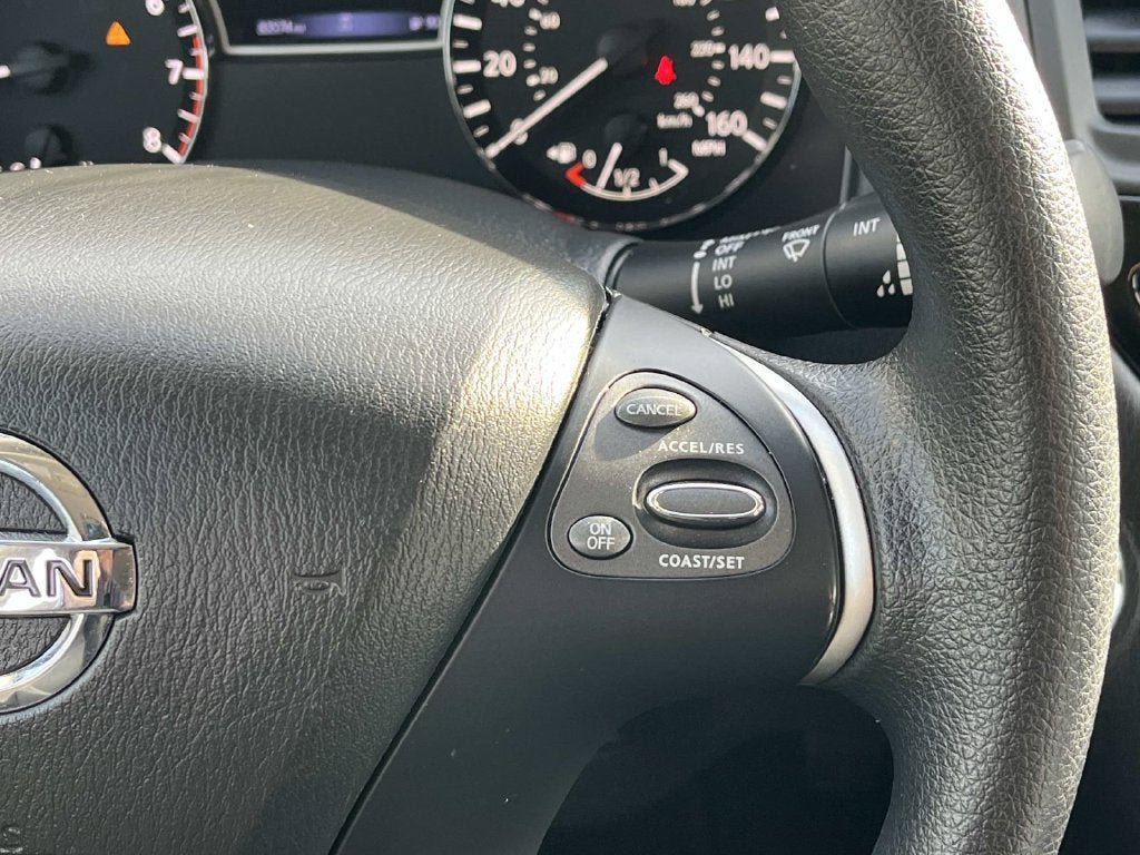 Used 2020 Nissan Pathfinder S FWD image 17