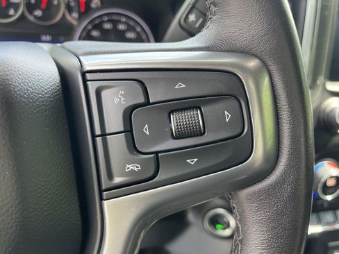 Used 2022 Chevrolet Silverado 1500 LT AWD/4WD image 30