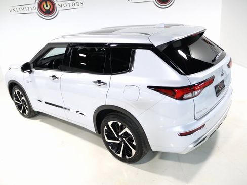 Used 2023 Mitsubishi Outlander SEL image 5
