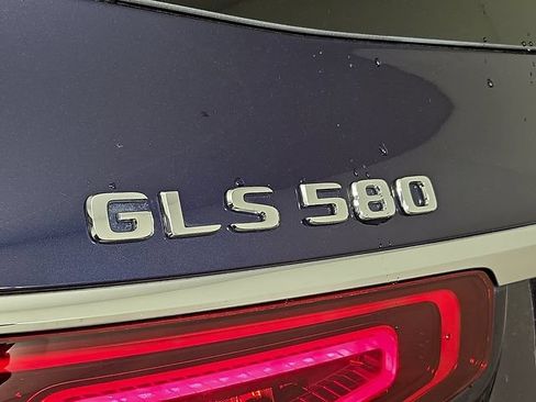 Used 2021 Mercedes-Benz GLS 580 4MATIC image 31