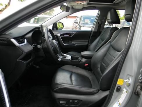 Used 2021 Toyota RAV4 XLE Premium AWD/4WD image 17