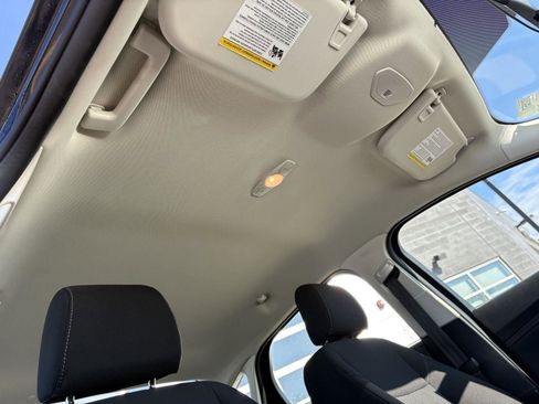 Used 2017 Ford Focus SE image 23