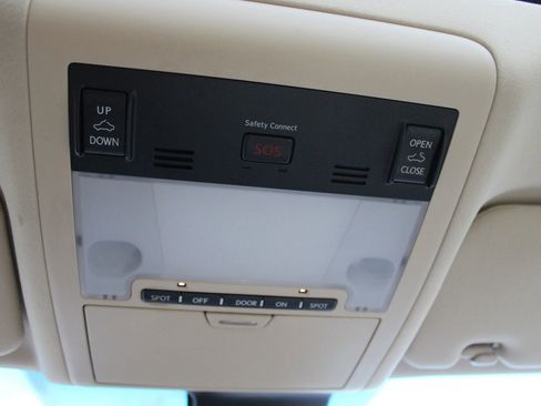 Used 2013 Lexus LS 460 w/ Comfort Pkg image 28