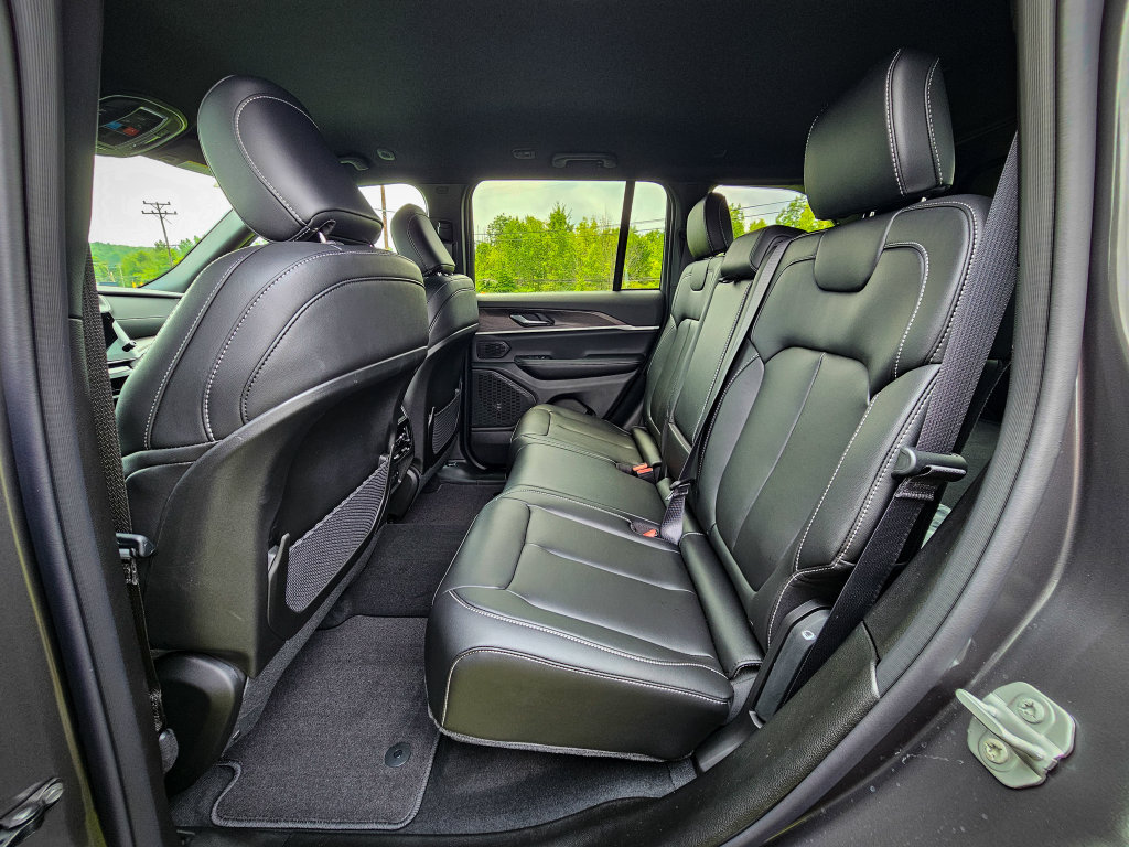 New 2026 Jeep Grand Cherokee Limited AWD/4WD image 32