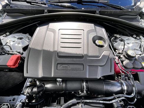 New 2026 Land Rover Range Rover Velar Dynamic SE image 11