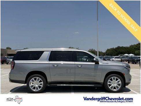 Certified 2024 Chevrolet Suburban High Country w/ Advanced Technology Package AWD/4WD image 3