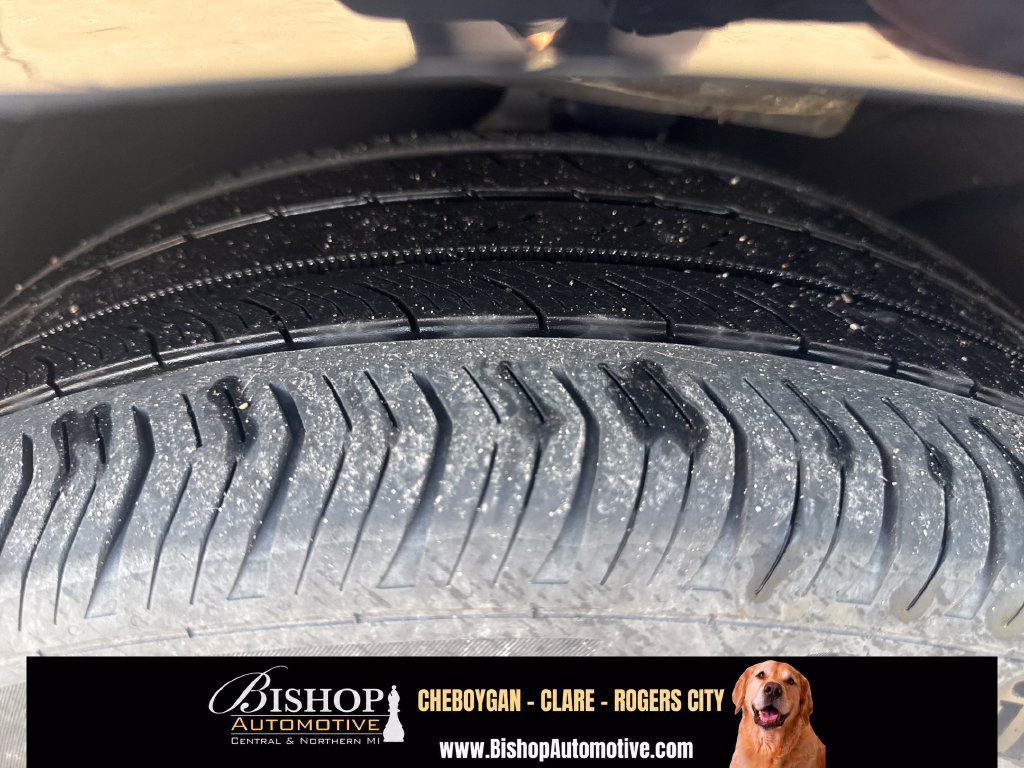 Used 2023 Buick Envision Essence w/ Technology Package I AWD/4WD image 19