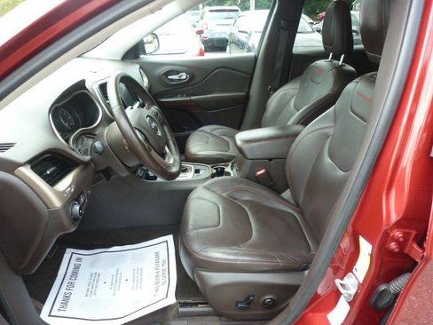 Used 2014 Jeep Cherokee Trailhawk w/ Comfort/Convenience Group AWD/4WD image 21