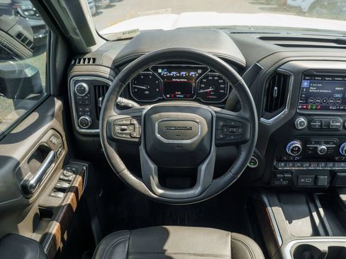Used 2023 GMC Sierra 3500 Denali w/ Denali Ultimate Package AWD/4WD image 23
