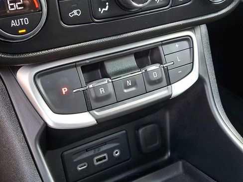 Used 2023 GMC Terrain SLT w/ Infotainment Package II AWD/4WD image 15