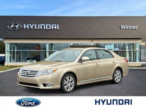 Used 2011 Toyota Avalon FWD image 1
