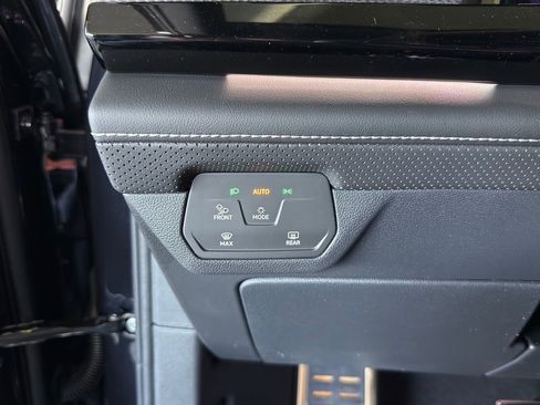 New 2026 Volkswagen Atlas Cross Sport SEL Premium R-Line image 17