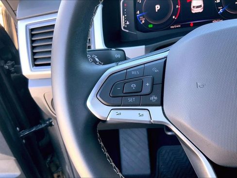 Used 2023 Volkswagen Atlas Cross Sport SE image 18