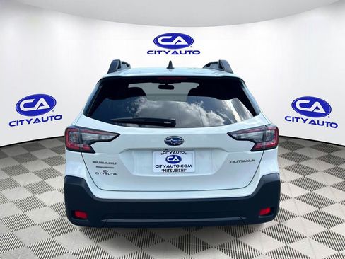 Used 2023 Subaru Outback Premium image 5