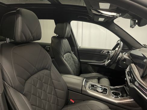 Certified 2023 BMW X7 xDrive40i w/ Executive Package image 15