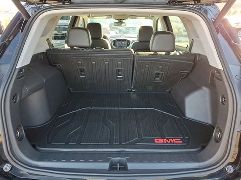 Used 2024 GMC Terrain SLT w/ Infotainment Package II image 29