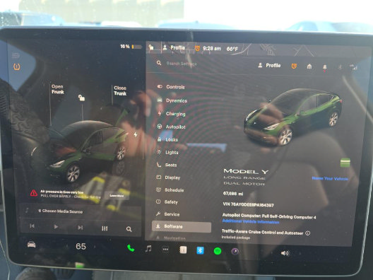 Used 2023 Tesla Model Y Long Range AWD/4WD image 2